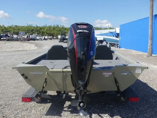 Slide: The Image of Tracker Pro Team™ 195 2026 - 5