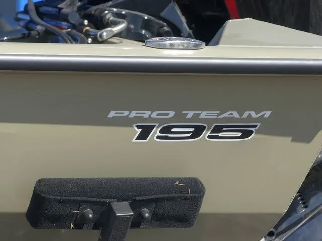 Slide: The Image of Tracker Pro Team™ 195 2026 - 9