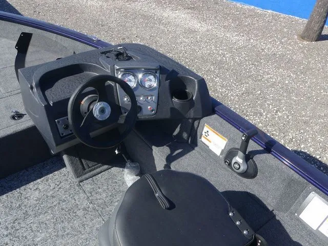 Slide: The Image of Tracker Pro Guide V-16 SC 2026 - 16