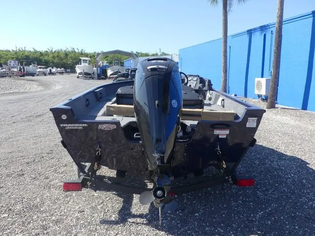 Slide: The Image of Tracker Pro Guide V-16 SC 2026 - 5