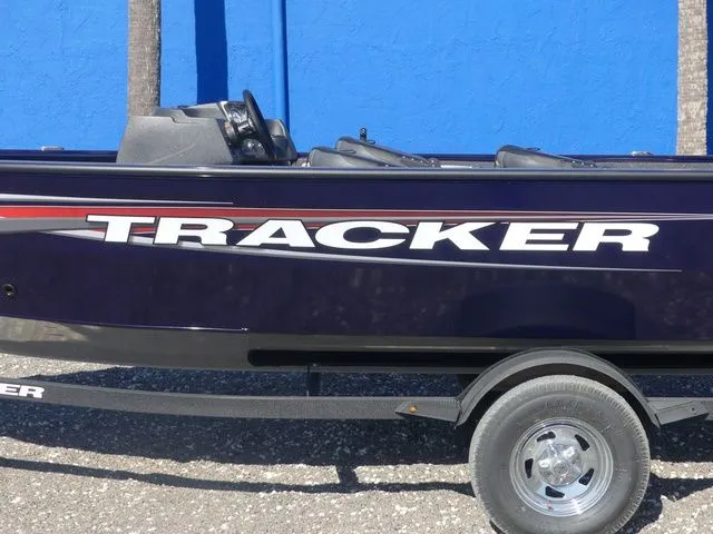 Slide: The Image of Tracker Pro Guide V-16 SC 2026 - 8