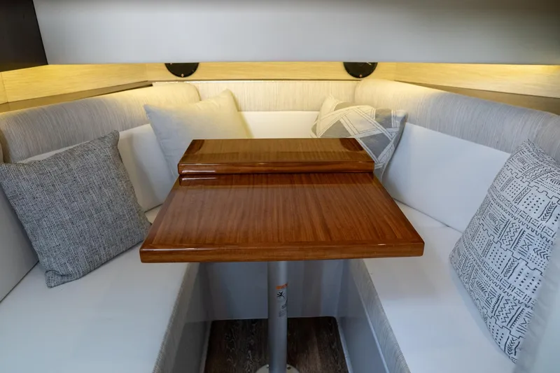 Slide: The Image of Cruisers Yachts 38 GLS OB 2022 - 51