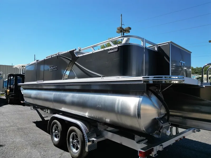 The Image of 2024 Tahoe 21LTZ RF pontoon boat at dealership. - 1