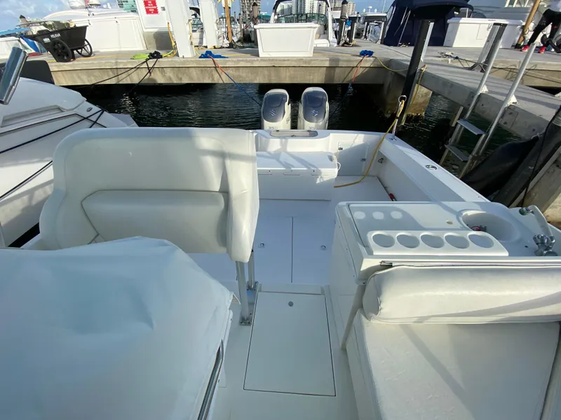 Slide: The Image of Contender 35 Express Side Console 1998 - 72