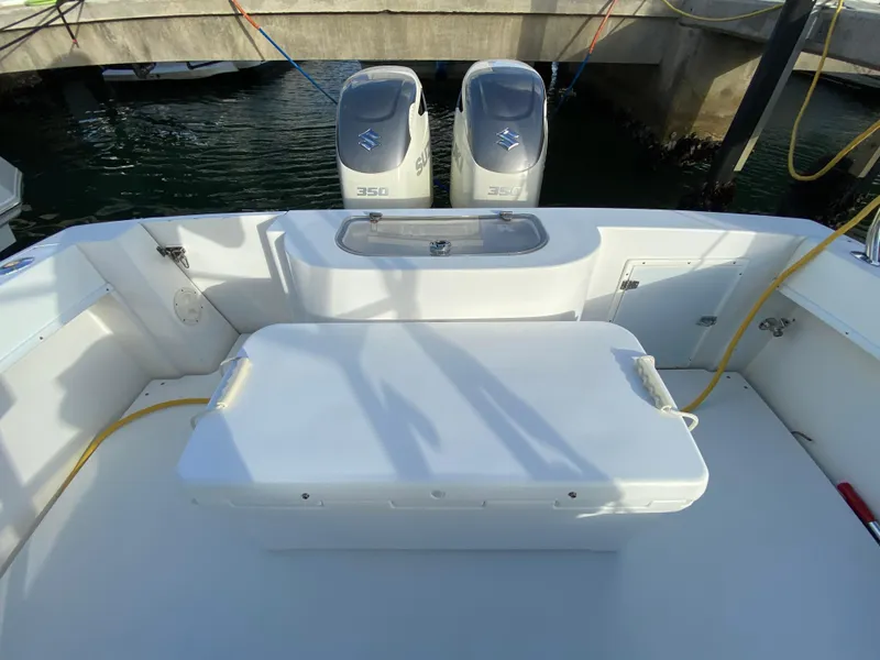 Slide: The Image of Contender 35 Express Side Console 1998 - 74