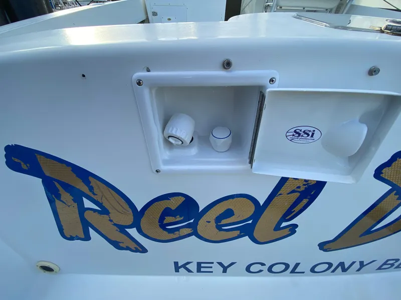 Slide: The Image of Contender 35 Express Side Console 1998 - 84