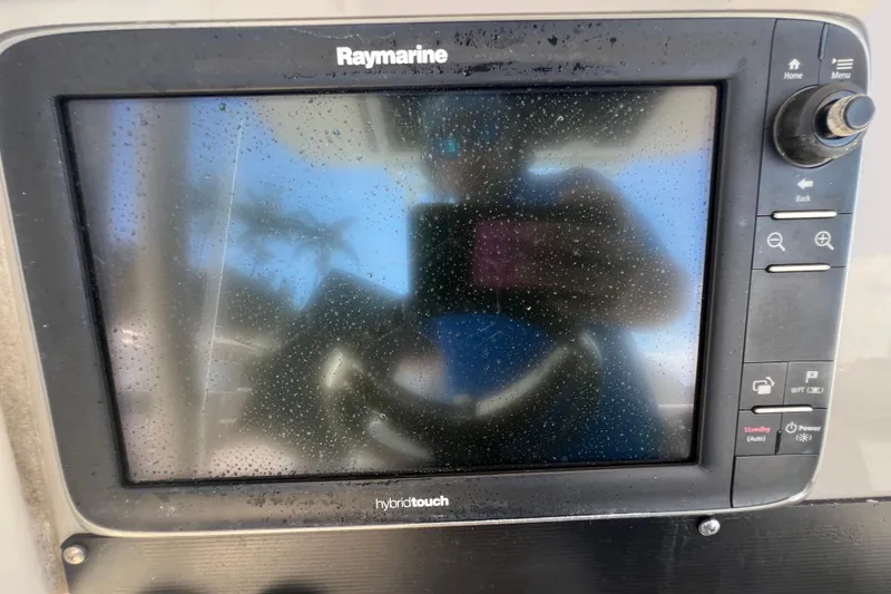 Slide: The Image of Raymarine display on 2015 Boston Whaler 270 Dauntless, showing water droplets. - 46