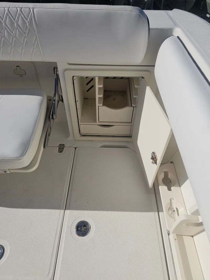 Slide: The Image of Boston Whaler 280 Outrage 2013 - 19