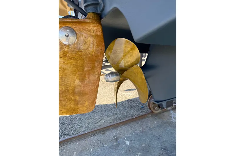 Slide: The Image of Propeller and rudder of 2016 Ranger Tugs R-27 boat on display. - 23