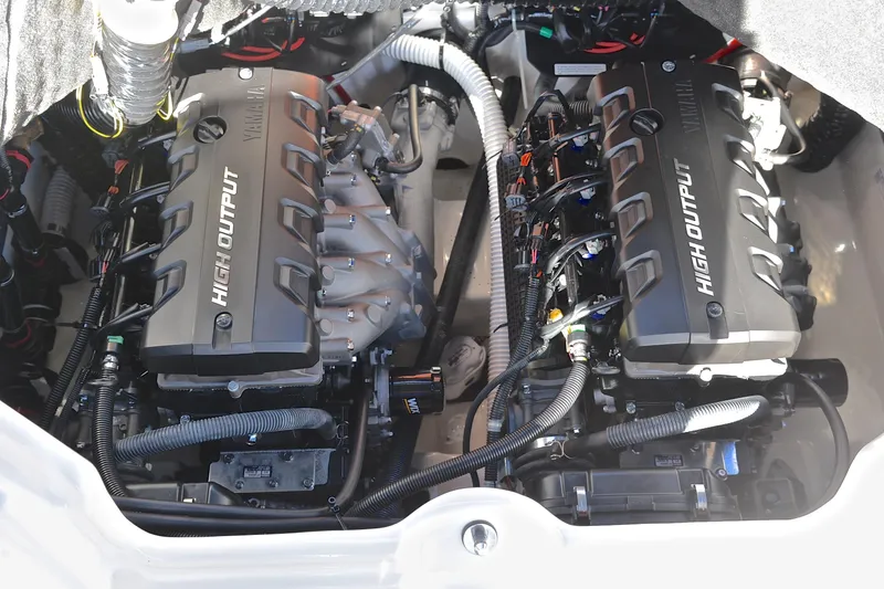 Slide: The Image of Twin high-output engines in a 2018 Yamaha Boats 242X, showcasing powerful marine performance. - 28