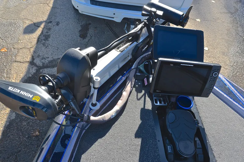 Slide: The Image of 2023 Bullet 21XRS boat with Minn Kota trolling motor and Humminbird fish finder. - 27