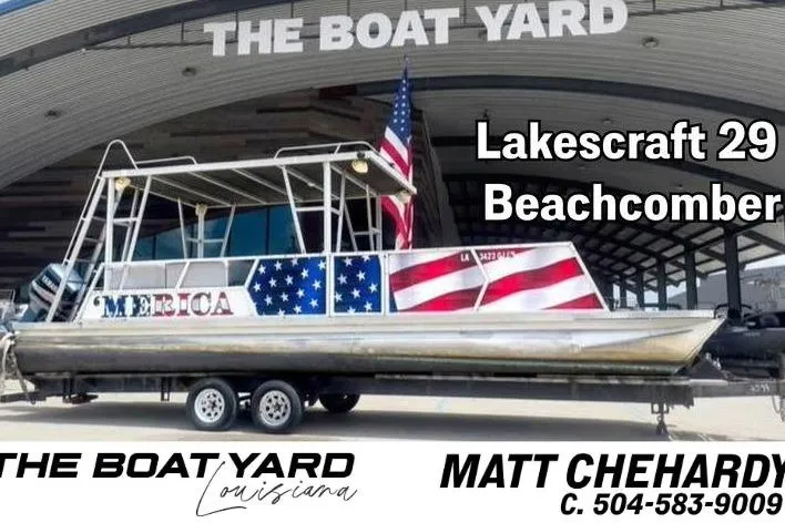 The Image of 1985 Beachcomber Lakescraft boat with American flag design at The Boat Yard, Louisiana. - 0
