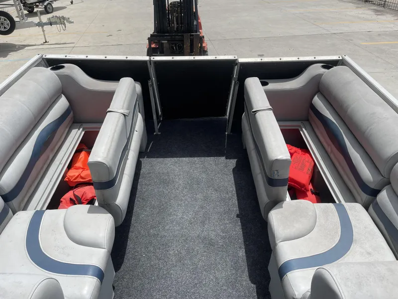 Slide: The Image of Beachcomber Lakescraft 1985 - 12