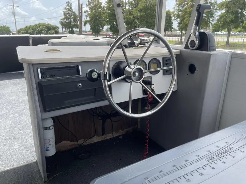 Slide: The Image of Beachcomber Lakescraft 1985 - 18