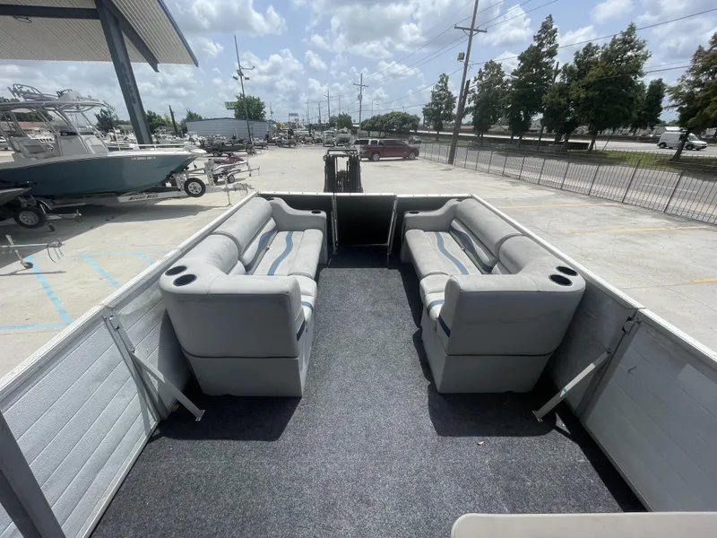 Slide: The Image of Beachcomber Lakescraft 1985 - 23