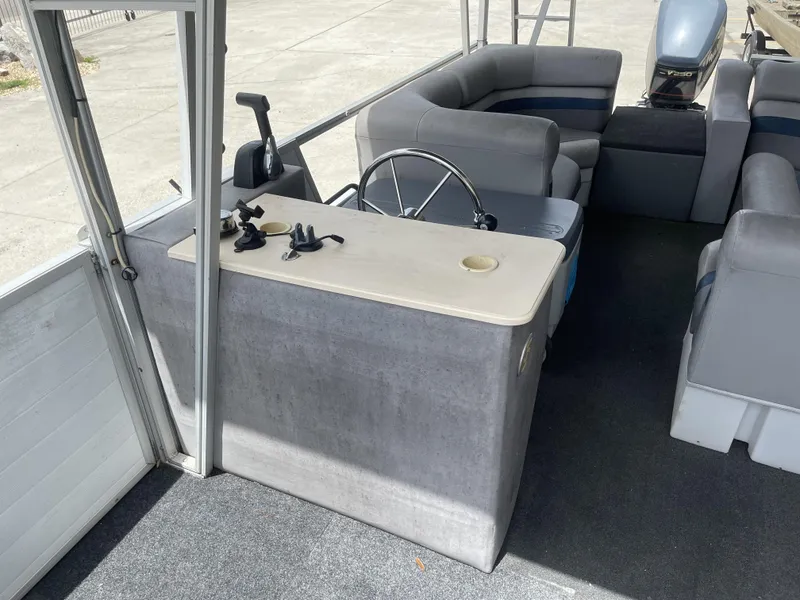 Slide: The Image of Beachcomber Lakescraft 1985 - 24