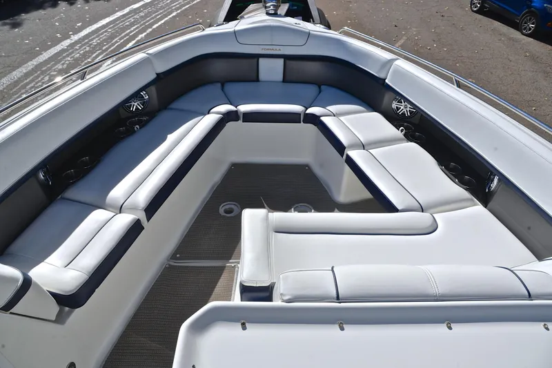 Slide: The Image of 2016 Formula 350 Crossover Bowrider with spacious seating and modern design. - 21
