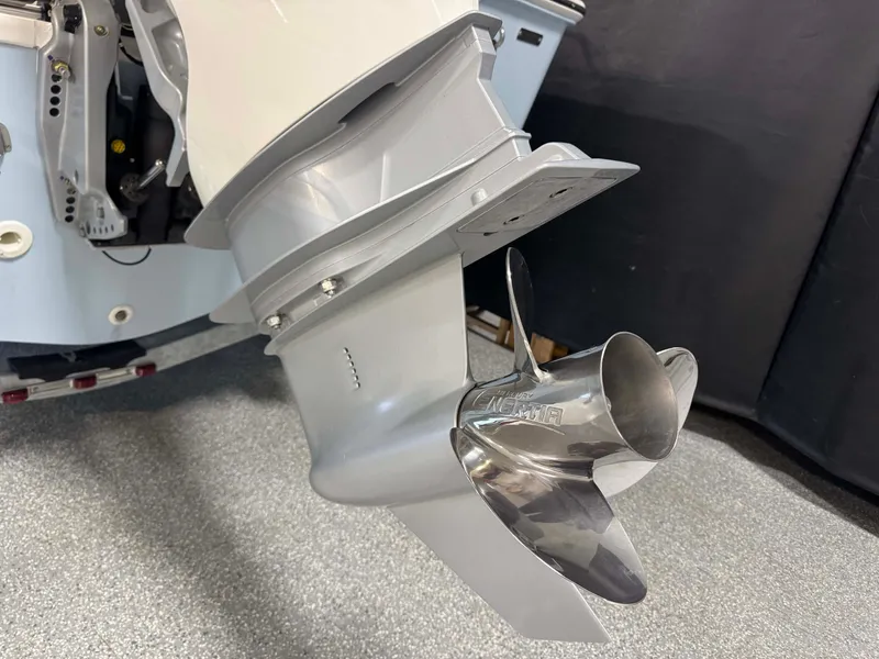 Slide: The Image of Boston Whaler 210 Montauk 2026 - 15
