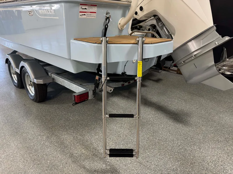 Slide: The Image of Boston Whaler 210 Montauk 2026 - 18