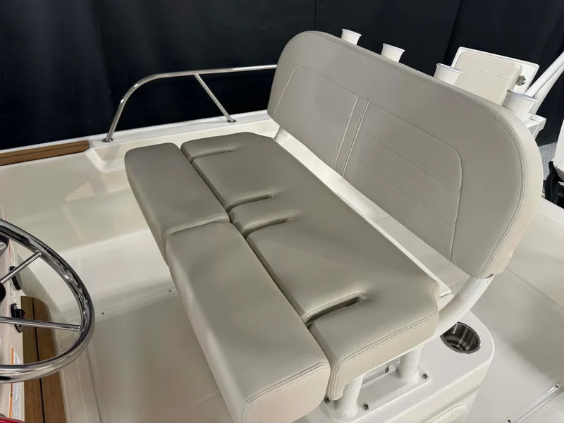 Slide: The Image of Boston Whaler 210 Montauk 2026 - 29
