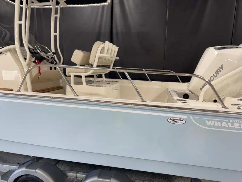 Slide: The Image of Boston Whaler 210 Montauk 2026 - 3