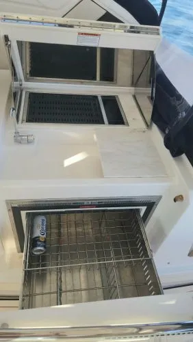 Slide: The Image of 2014 Tiara Yachts 3100 Coronet - Image 15 - 15