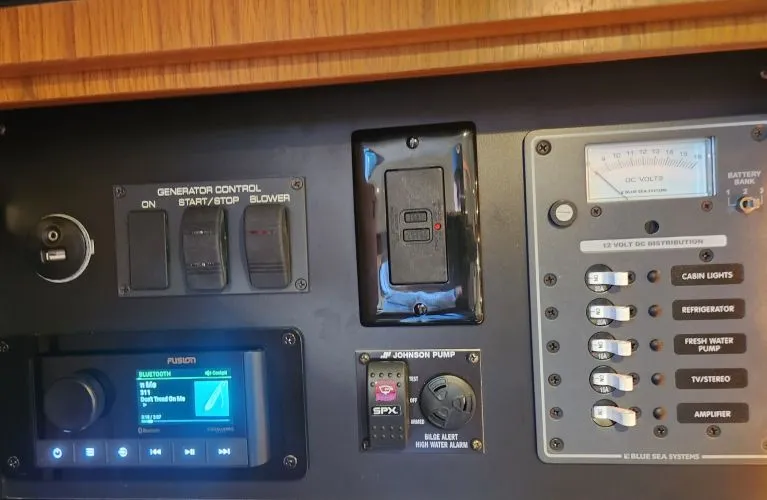 Slide: The Image of 2014 Tiara Yachts 3100 Coronet - Image 39 - 39