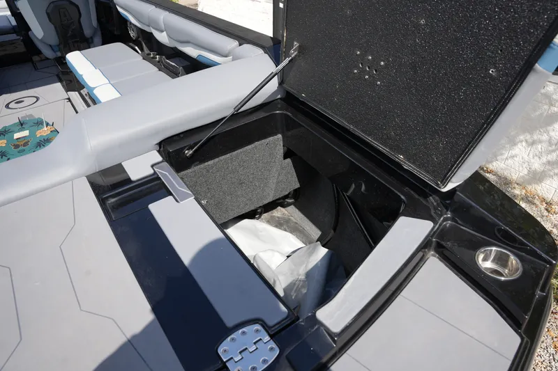 Slide: The Image of Axis T250 2023 - 10