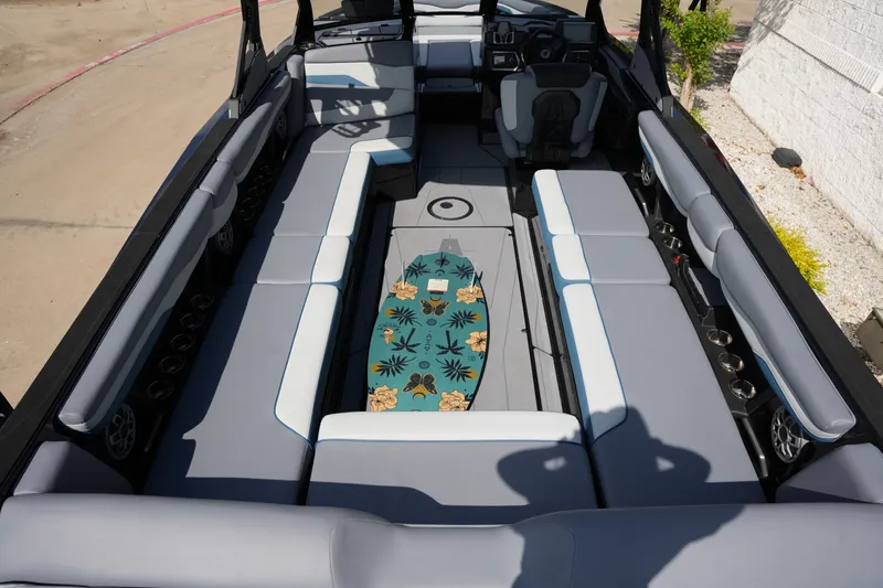 Slide: The Image of Axis T250 2023 - 14