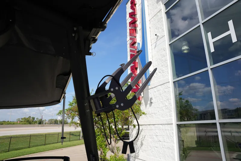 Slide: The Image of Axis T250 2023 - 17