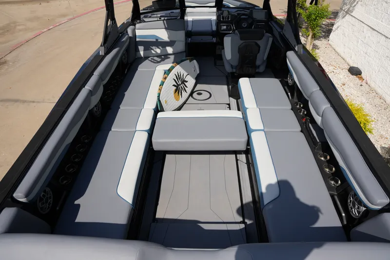 Slide: The Image of Axis T250 2023 - 19