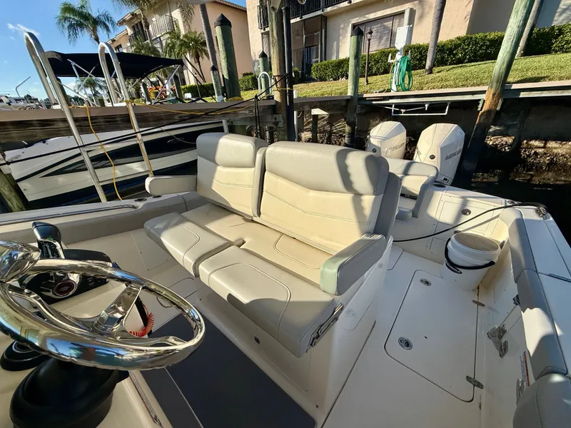 Slide: The Image of Scout 305 LXF 2023 - 7