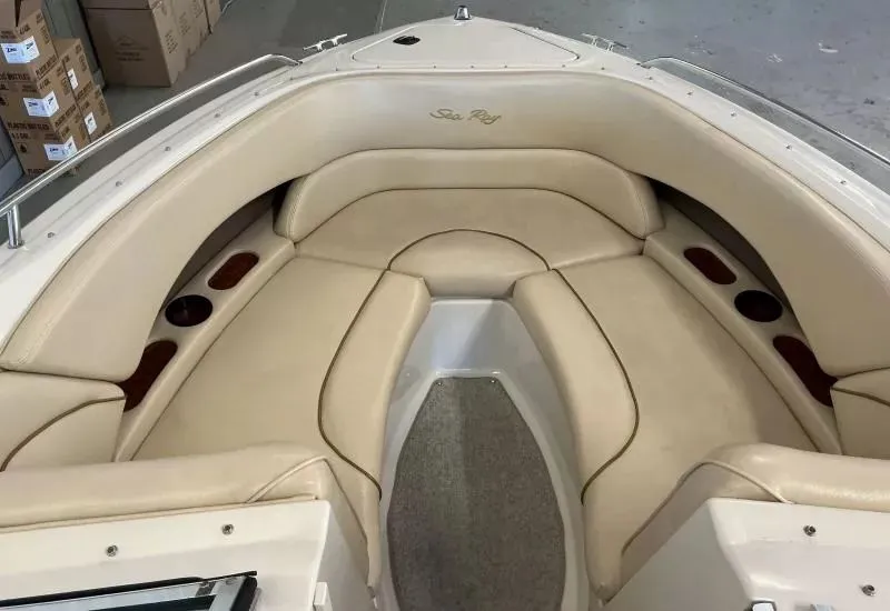 Slide: The Image of Sea Ray 230 Bow Rider 2000 - 10
