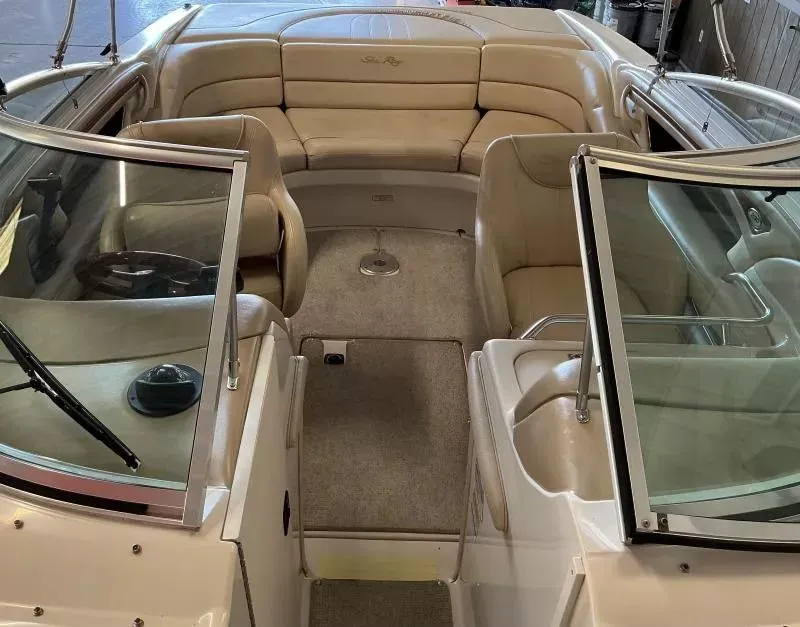 Slide: The Image of Sea Ray 230 Bow Rider 2000 - 11