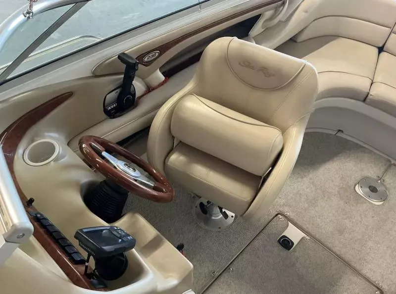 Slide: The Image of Sea Ray 230 Bow Rider 2000 - 12