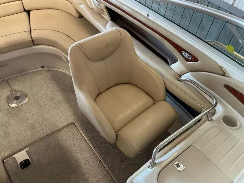 Slide: The Image of Sea Ray 230 Bow Rider 2000 - 13