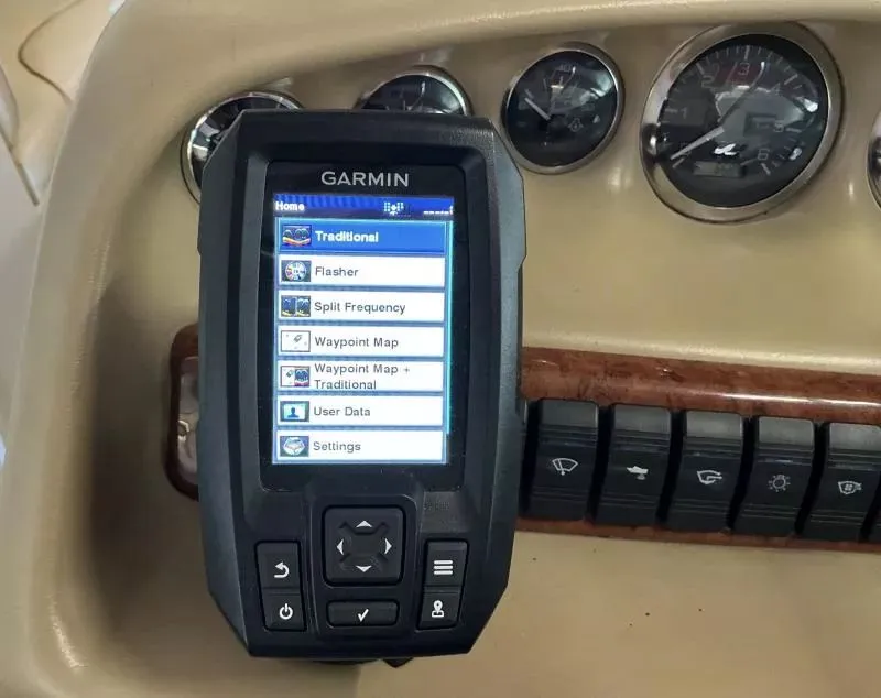 Slide: The Image of Sea Ray 230 Bow Rider 2000 - 18