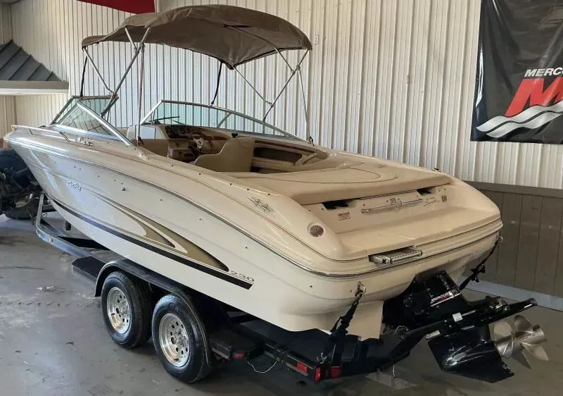 Slide: The Image of Sea Ray 230 Bow Rider 2000 - 5