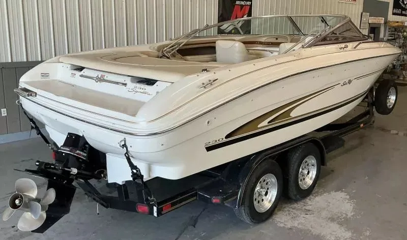 Slide: The Image of Sea Ray 230 Bow Rider 2000 - 7