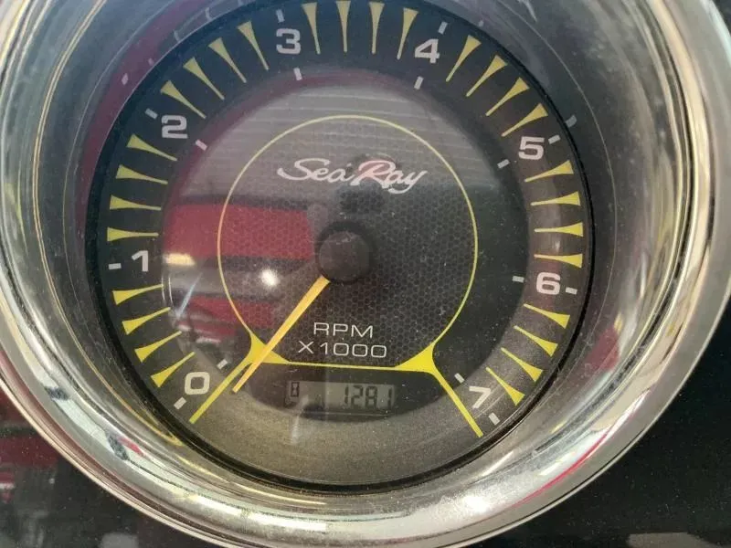 Slide: The Image of Sea Ray SPX 230 2019 - 15