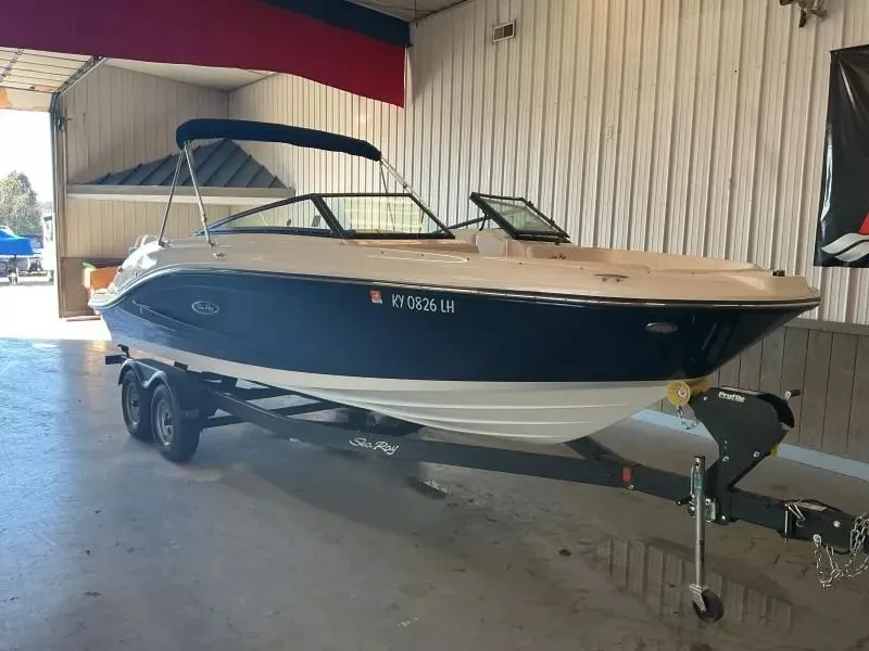 Slide: The Image of Sea Ray SPX 230 2019 - 3