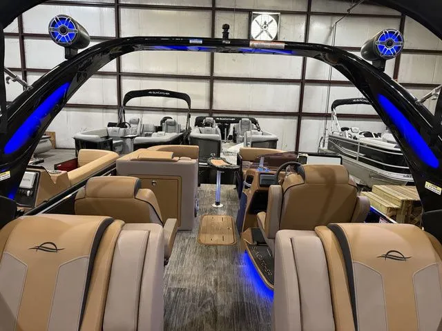 Slide: The Image of SunCatcher Diamond Elite 324RC W/Yamaha 300 No Trailer 2026 - 12