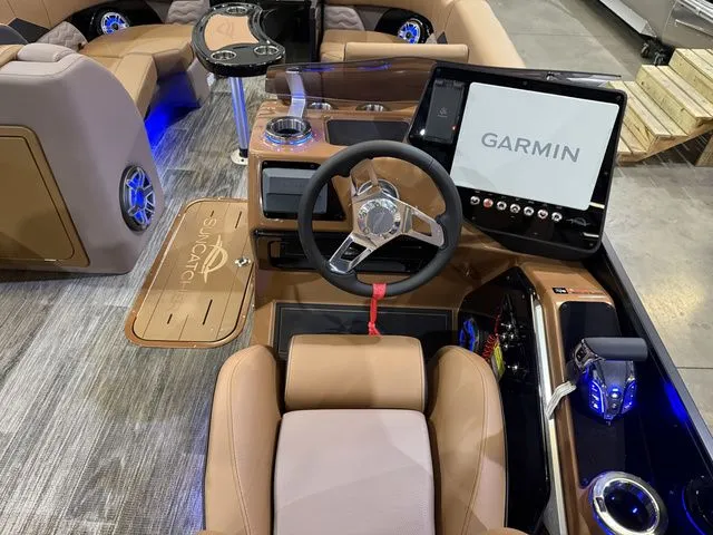 Slide: The Image of SunCatcher Diamond Elite 324RC W/Yamaha 300 No Trailer 2026 - 14