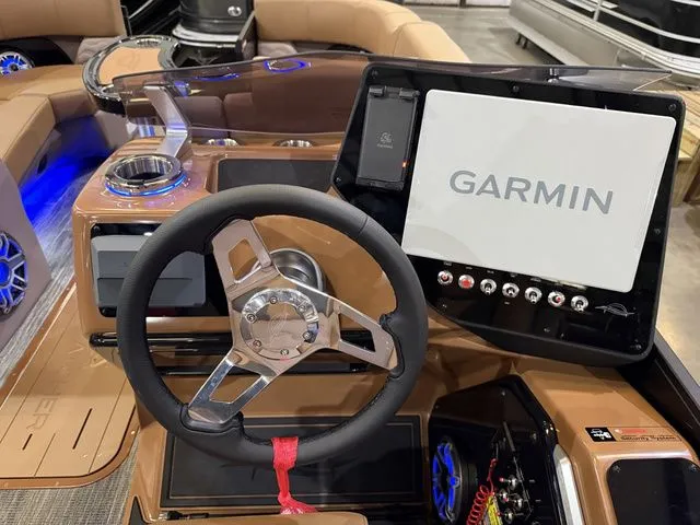 Slide: The Image of SunCatcher Diamond Elite 324RC W/Yamaha 300 No Trailer 2026 - 15