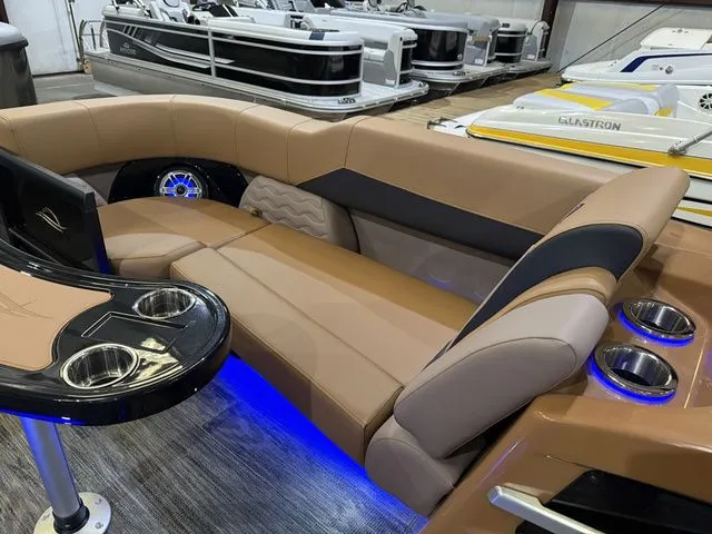 Slide: The Image of SunCatcher Diamond Elite 324RC W/Yamaha 300 No Trailer 2026 - 18