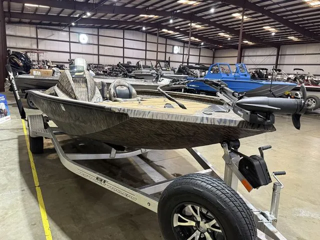 Slide: The Image of Xpress H17C W/Yamaha 90 "SHO" 2024 - 3