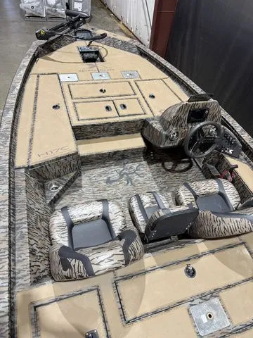 Slide: The Image of Xpress H17C W/Yamaha 90 "SHO" 2024 - 6