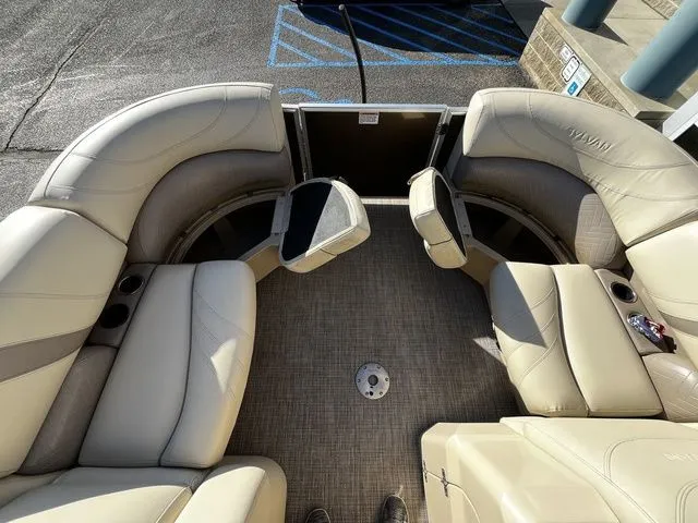 Slide: The Image of Sylvan 8522 Mirage Cruise 2017 - 22