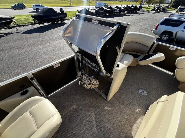 Slide: The Image of Sylvan 8522 Mirage Cruise 2017 - 23