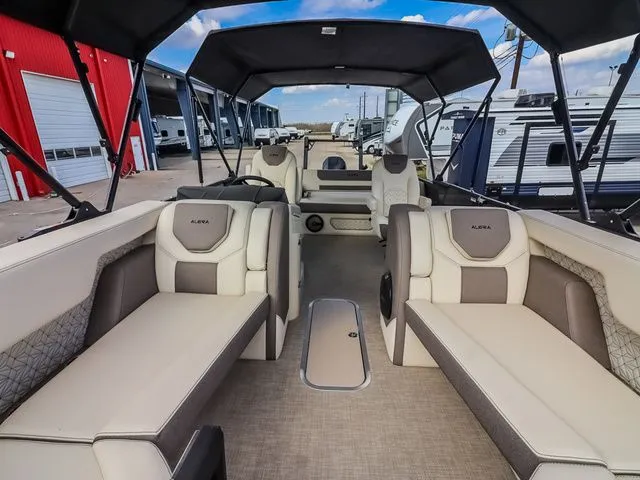 Slide: The Image of Alera M 25L 2026 - 11